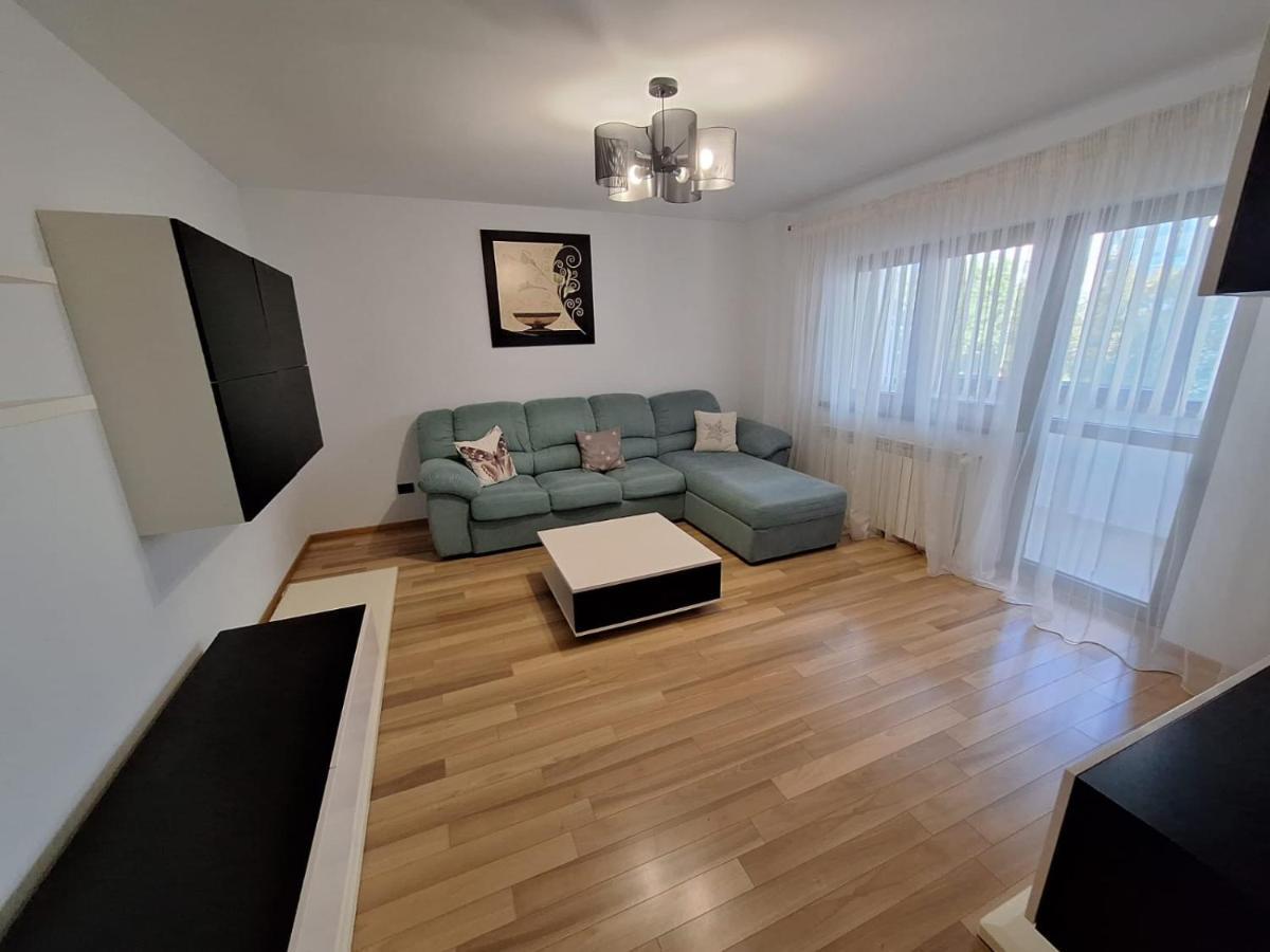 Urban George Enescu 4 Beedroom Apartment Сучеава Екстериор снимка