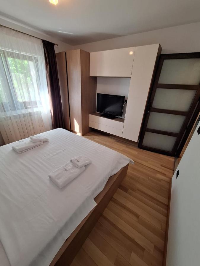 Urban George Enescu 4 Beedroom Apartment Сучеава Екстериор снимка