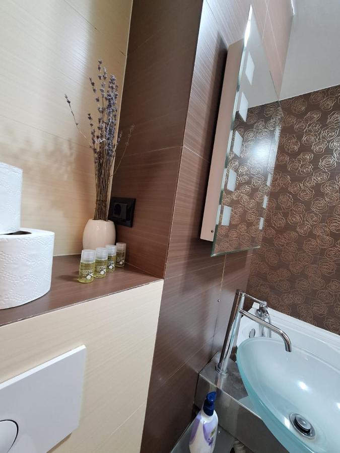 Urban George Enescu 4 Beedroom Apartment Сучеава Екстериор снимка